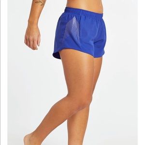 NWT Oiselle Distance shorts. Size 6.